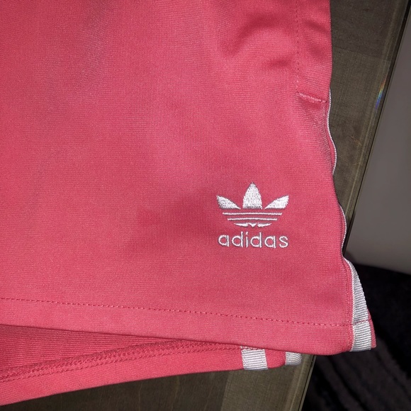 ADDIDAS 3 STRIPE CORAL SHORTS W POCKETS - Picture 2 of 5
